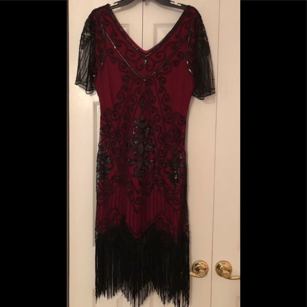 Roaring 20s flapper dress